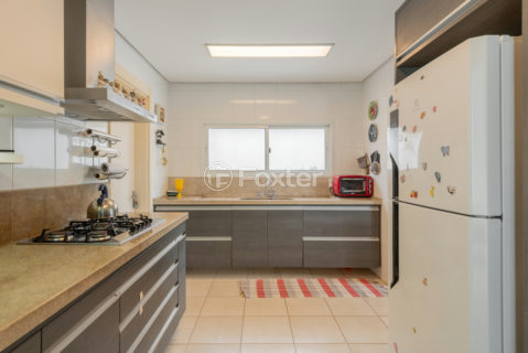 Image 32 - 1028168