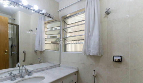 Image 15 - 1028191
