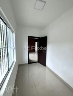 Image 11 - 1028192