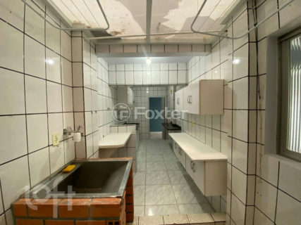 Image 6 - 1028197
