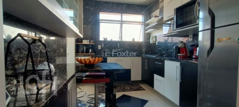 Image 21 - 1028212