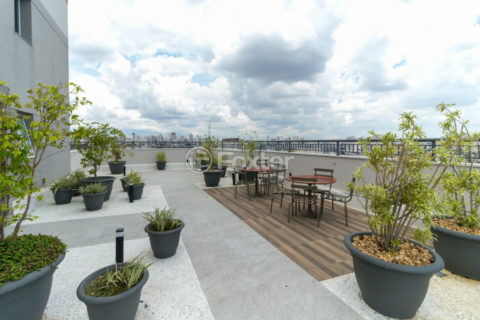Image 11 - 1028220