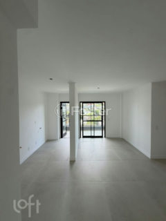 Image 4 - 1028222