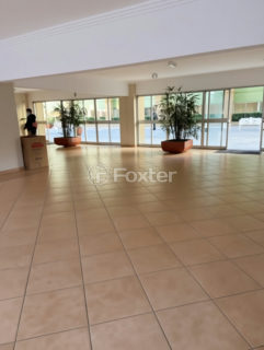 Image 11 - 1028250