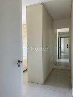 Image 9 - 1028268