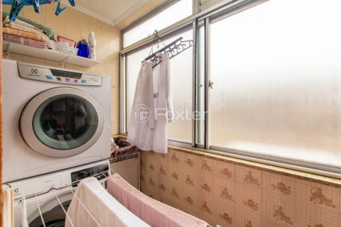 Image 17 - 1028302
