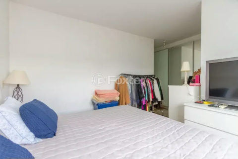 Image 10 - 1028314