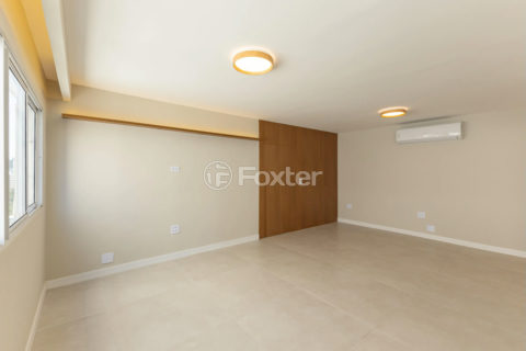 Image 7 - 1028323
