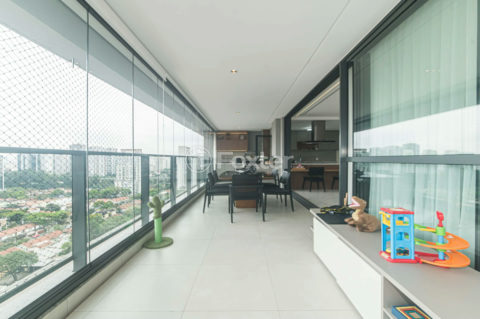Image 6 - 1028326