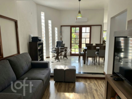 Image 8 - 1028360