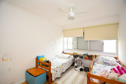 Image 9 - 1028370
