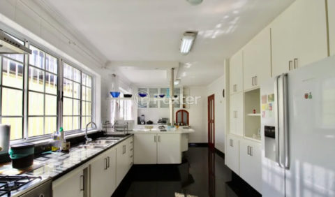 Image 7 - 1028377