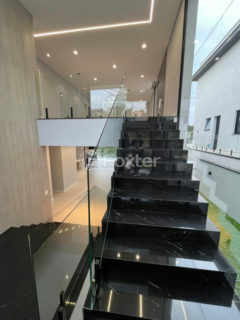 Image 10 - 1028388