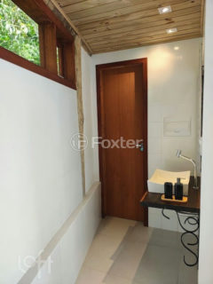 Image 31 - 1028500