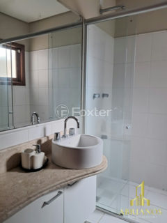 Image 20 - 1028514