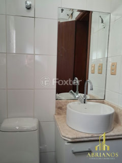 Image 9 - 1028514