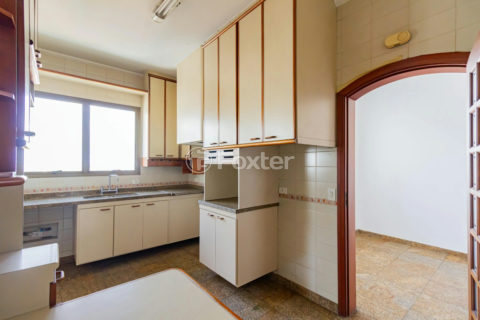 Image 32 - 1028549