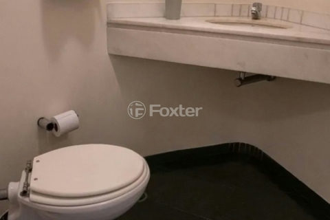 Image 31 - 1028556