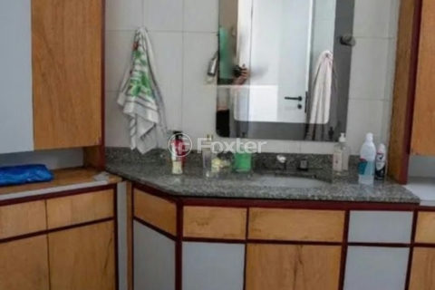 Image 30 - 1028556