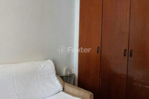 Image 11 - 1028556