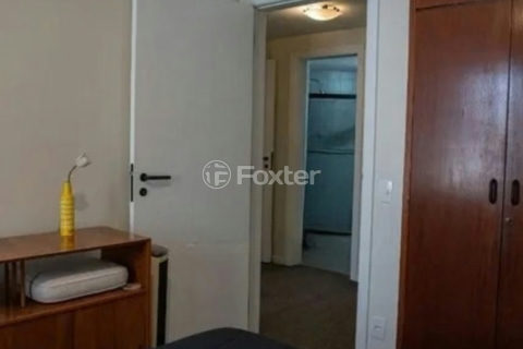 Image 7 - 1028556