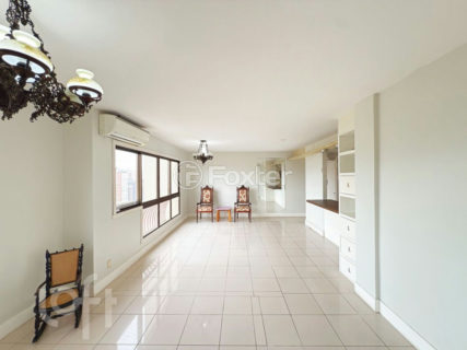 Image 33 - 1028560