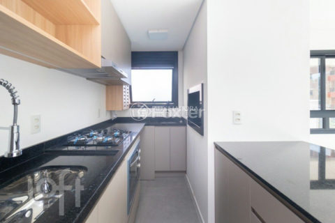 Image 4 - 1028566