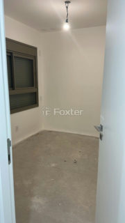 Image 4 - 1028605