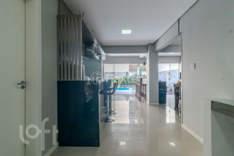 Image 6 - 1028615