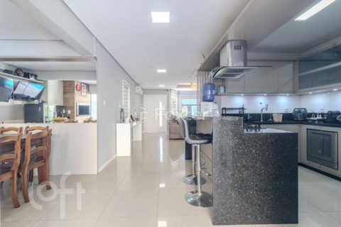 Image 7 - 1028615
