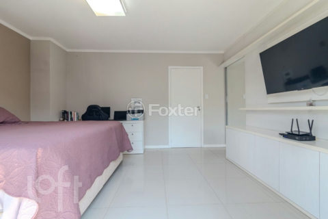 Image 38 - 1028615