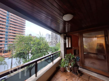 Image 5 - 1028669