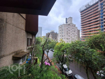 Image 6 - 1028669