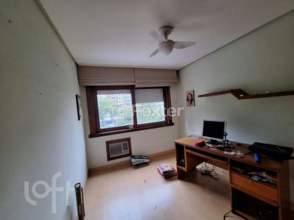 Image 32 - 1028669