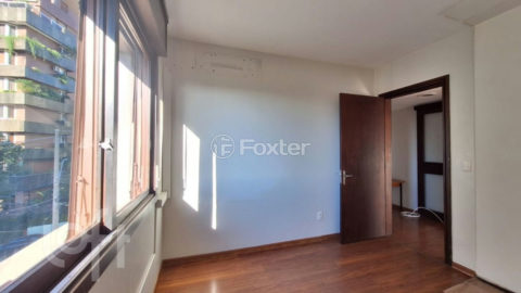 Image 32 - 1028684