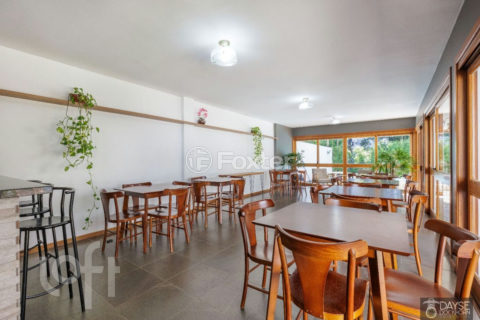 Image 32 - 1028700
