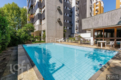 Image 35 - 1028700