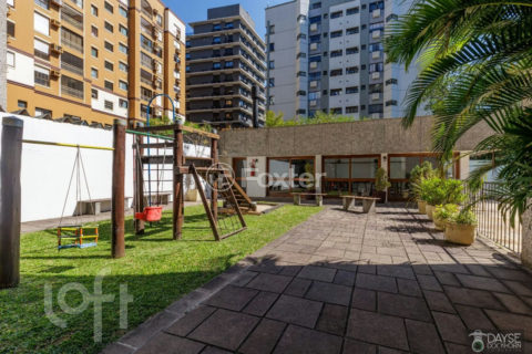 Image 30 - 1028700