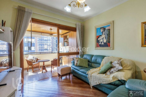 Image 8 - 1028700