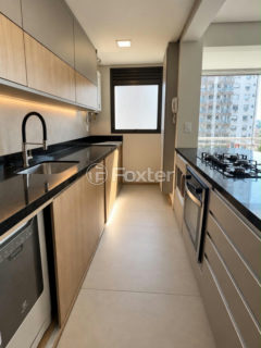 Image 8 - 1028702