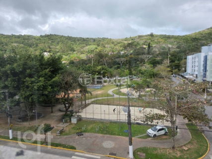 Image 6 - 1028706