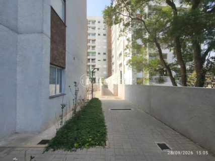 Image 24 - 1028728