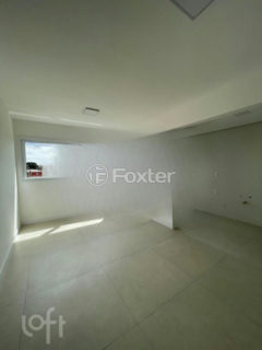 Image 10 - 1028733