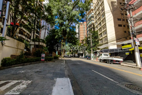 Image 27 - 1028737