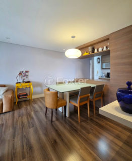 Image 4 - 1028743
