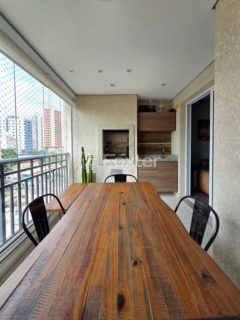 Image 10 - 1028743