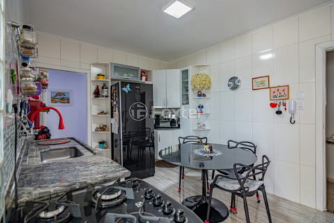 Image 35 - 1028745