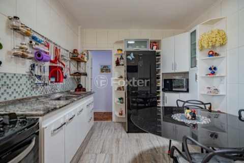 Image 37 - 1028745