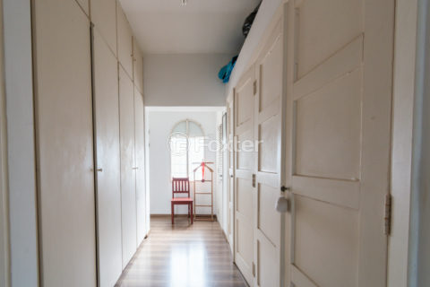 Image 44 - 1028747