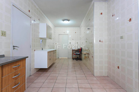 Image 14 - 1028753